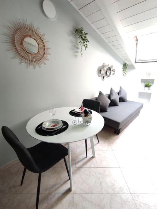Free Parking Tiny House Wifi Netflix 15 Minuti Dal Duomo Lejlighed Milano Eksteriør billede