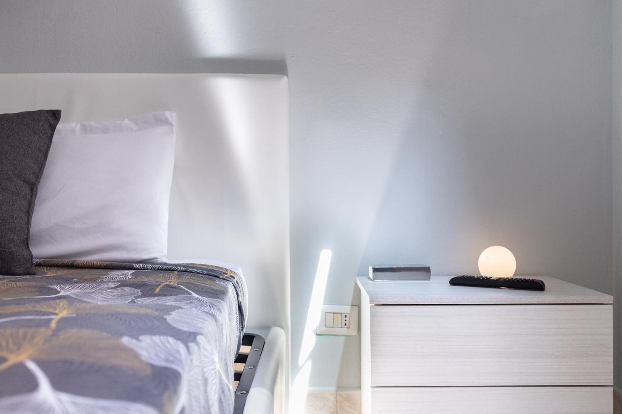 Free Parking Tiny House Wifi Netflix 15 Minuti Dal Duomo Lejlighed Milano Eksteriør billede