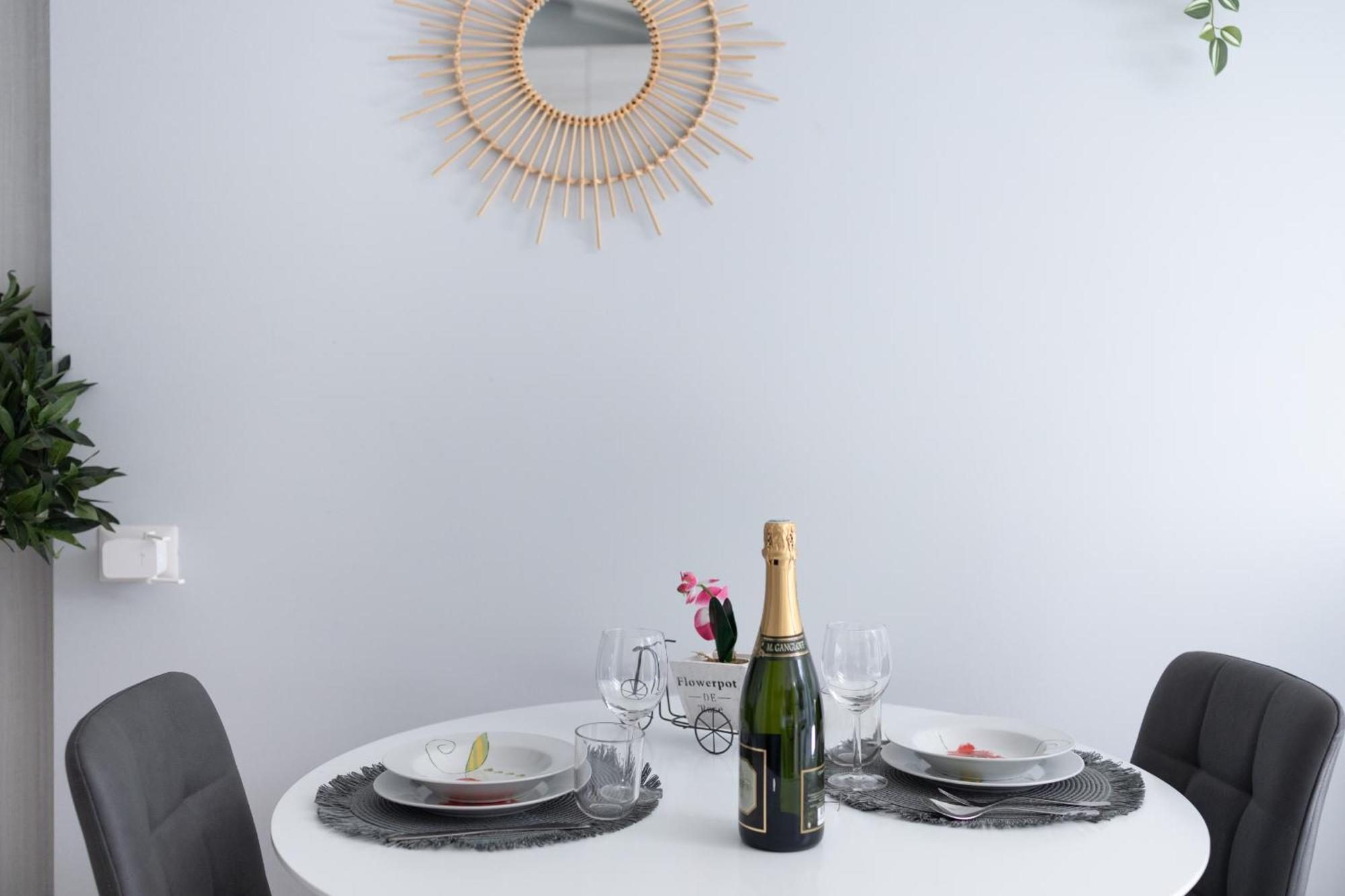 Free Parking Tiny House Wifi Netflix 15 Minuti Dal Duomo Lejlighed Milano Eksteriør billede